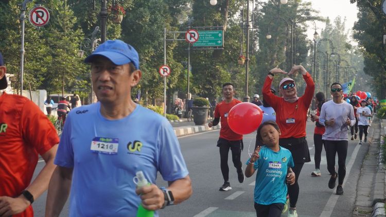 Race photo from Happy One Decade Unpad Runner