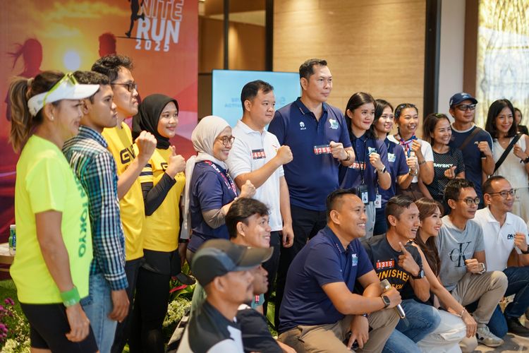Race photo from PIK NITE RUN VIBES