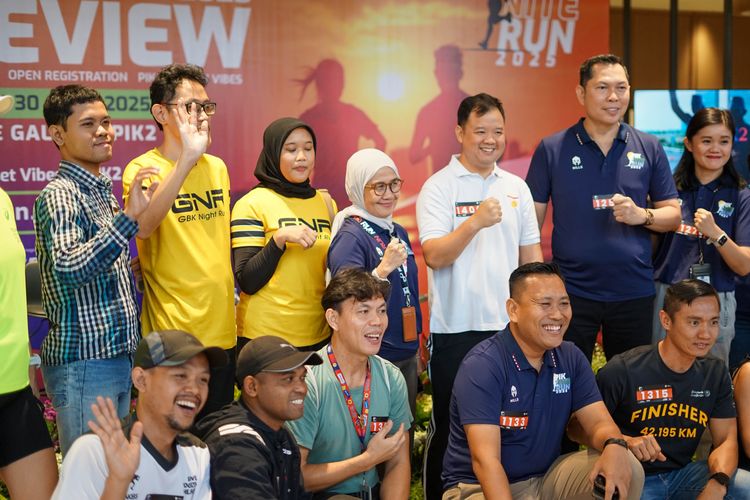 Race photo from PIK NITE RUN VIBES