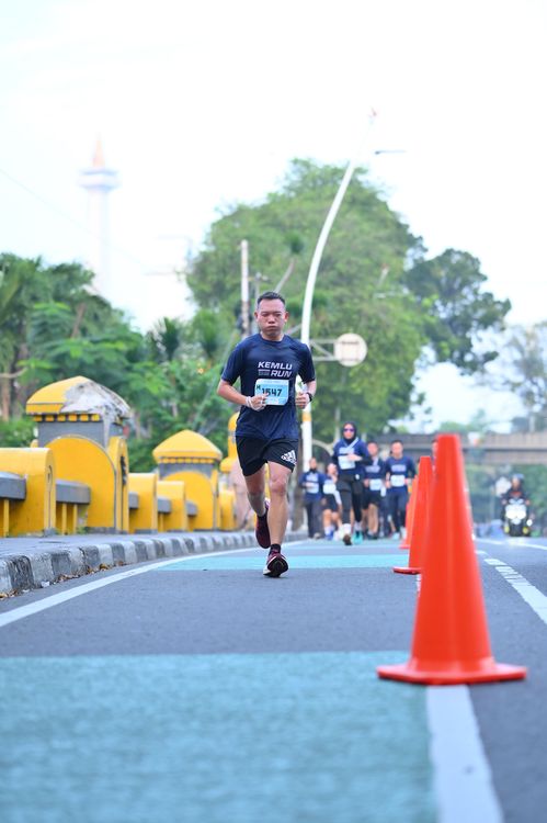 Race photo from KEMLU RUN 2025