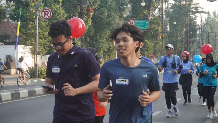 Race photo from Happy One Decade Unpad Runner