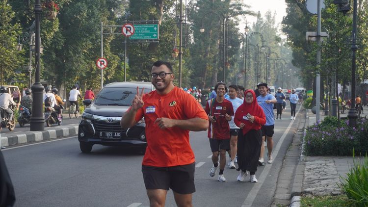 Race photo from Happy One Decade Unpad Runner