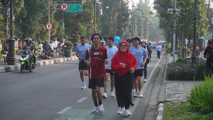 Race photo from Happy One Decade Unpad Runner