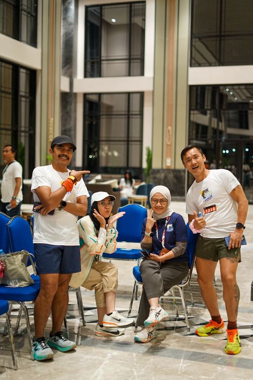 Race photo from PIK NITE RUN VIBES