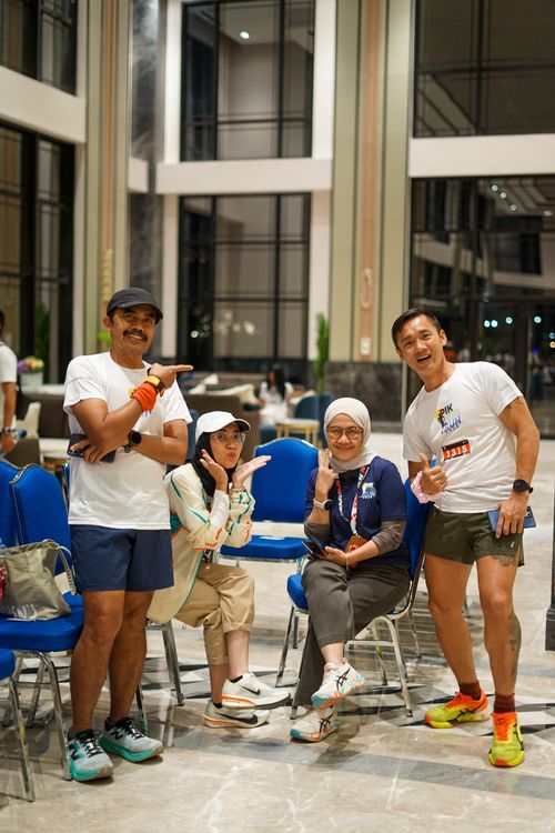 Race photo from PIK NITE RUN VIBES
