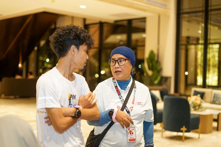 Race photo from PIK NITE RUN VIBES