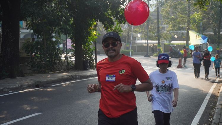 Race photo from Happy One Decade Unpad Runner