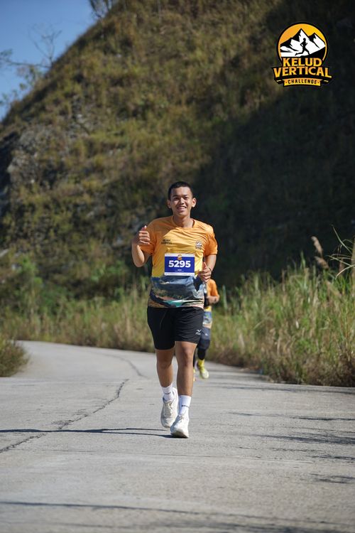 Race photo from Kelud Vertical Challenge 2024