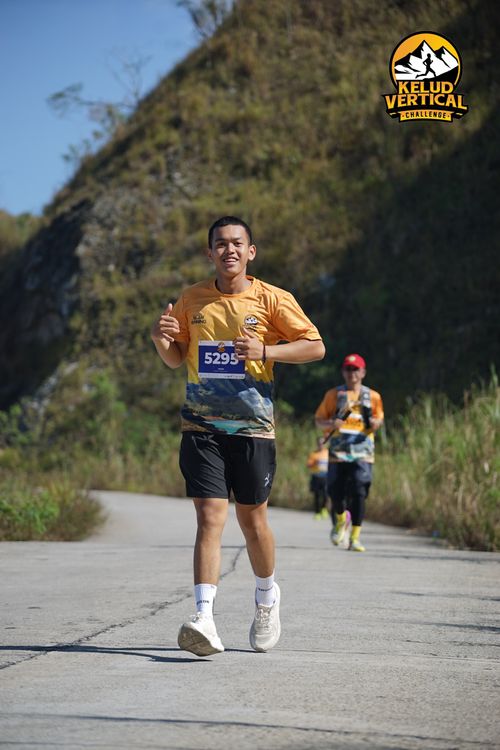 Race photo from Kelud Vertical Challenge 2024