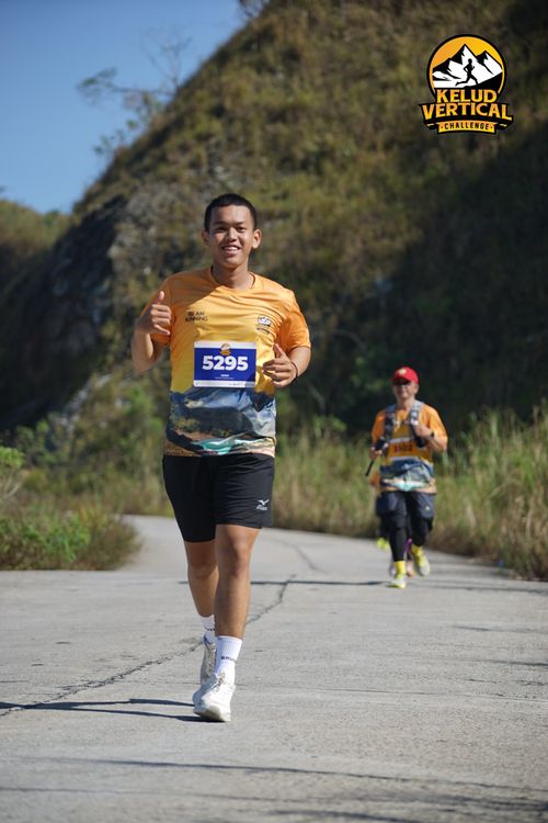 Race photo from Kelud Vertical Challenge 2024