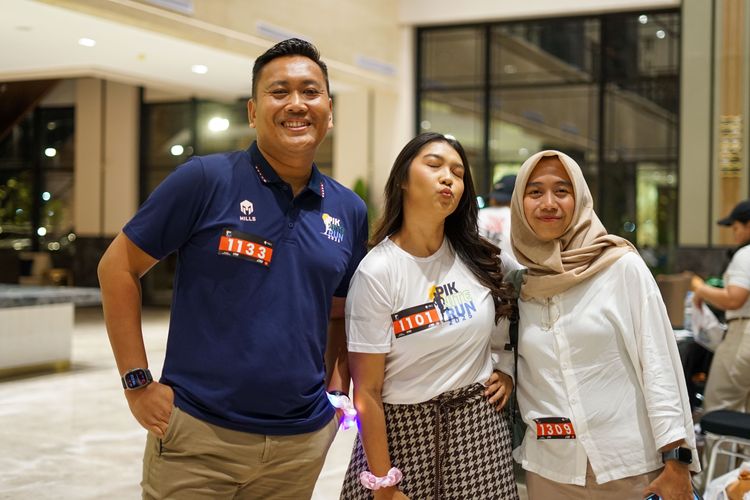 Race photo from PIK NITE RUN VIBES