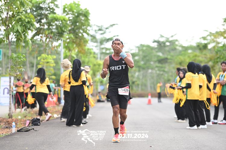 Race photo from Arutmin Borneo Run 2024