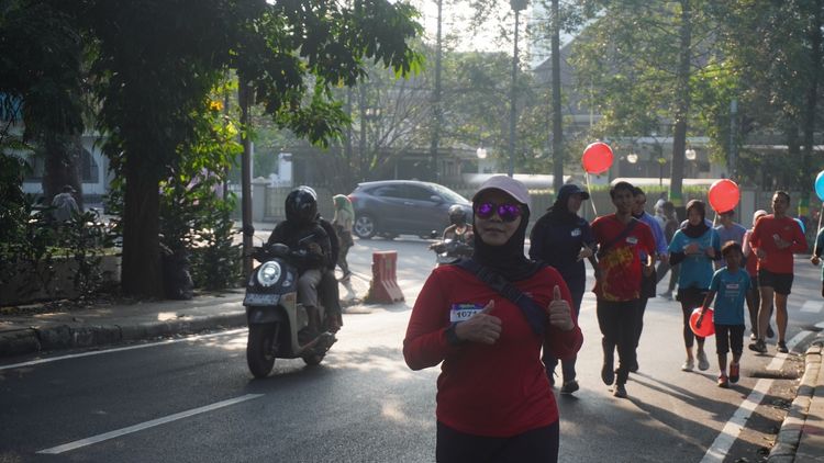Race photo from Happy One Decade Unpad Runner