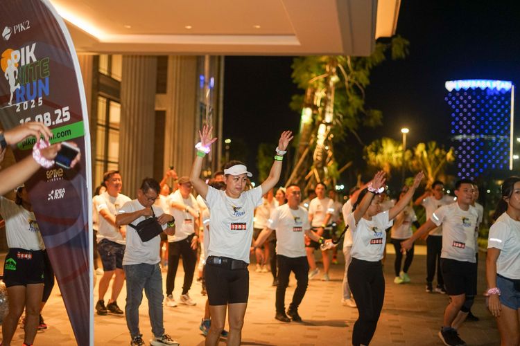 Race photo from PIK NITE RUN VIBES