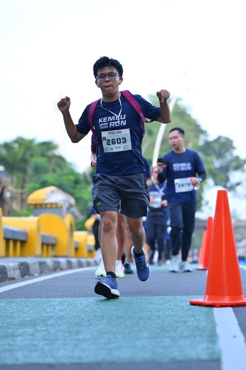 Race photo from KEMLU RUN 2025