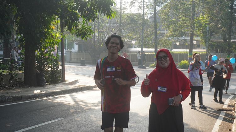 Race photo from Happy One Decade Unpad Runner