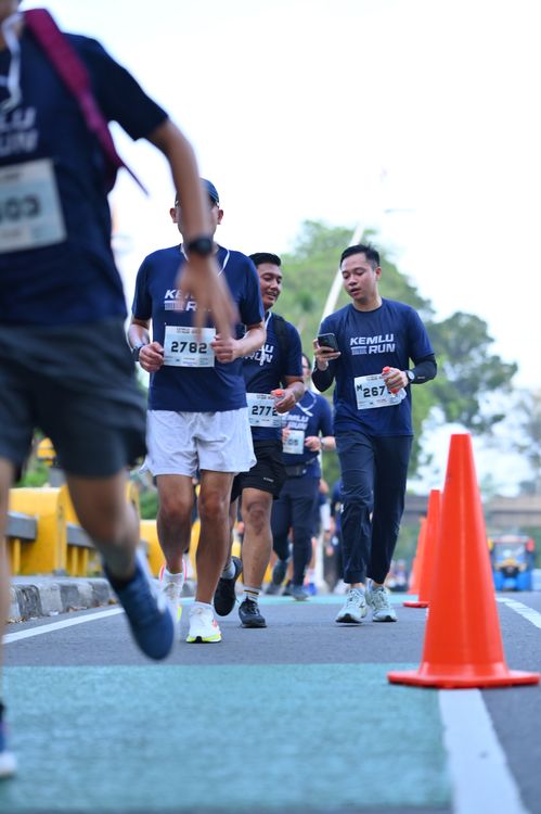 Race photo from KEMLU RUN 2025