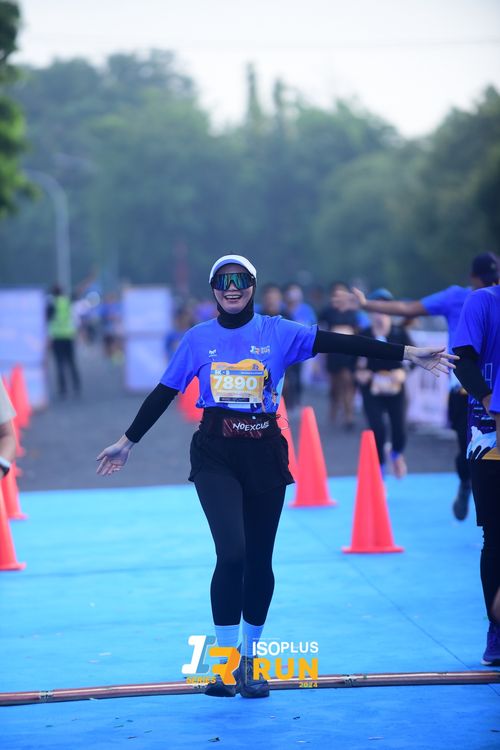 Race photo from Isoplus Run 2024 Surabaya