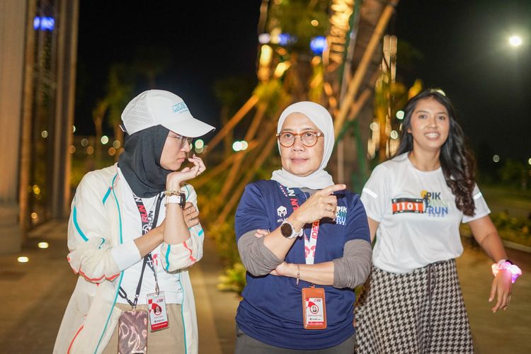 Race photo from PIK NITE RUN VIBES