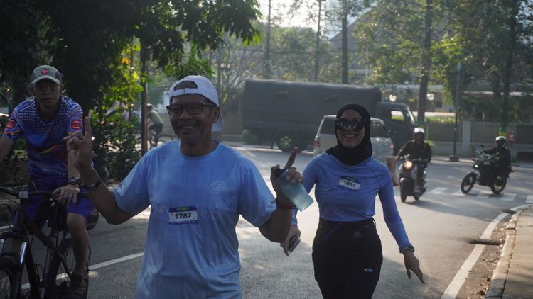 Race photo from Happy One Decade Unpad Runner