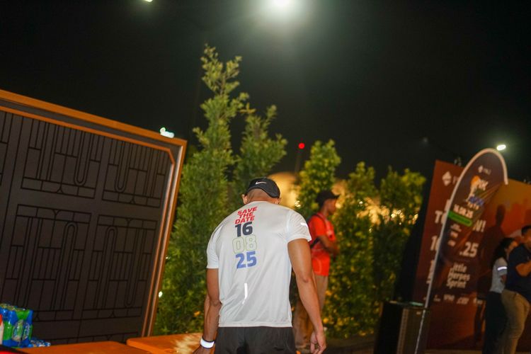 Race photo from PIK NITE RUN VIBES