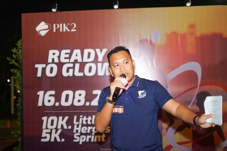 Race photo from PIK NITE RUN VIBES