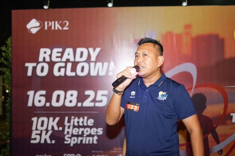 Race photo from PIK NITE RUN VIBES
