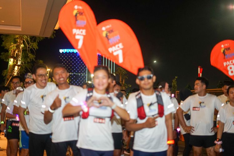 Race photo from PIK NITE RUN VIBES