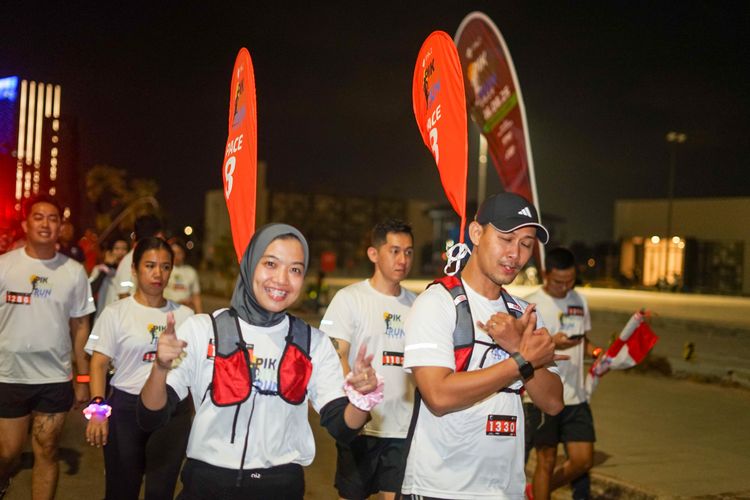 Race photo from PIK NITE RUN VIBES