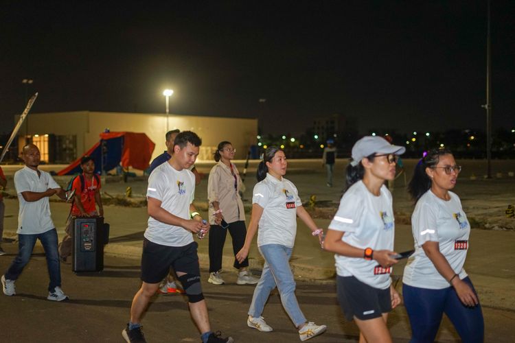 Race photo from PIK NITE RUN VIBES