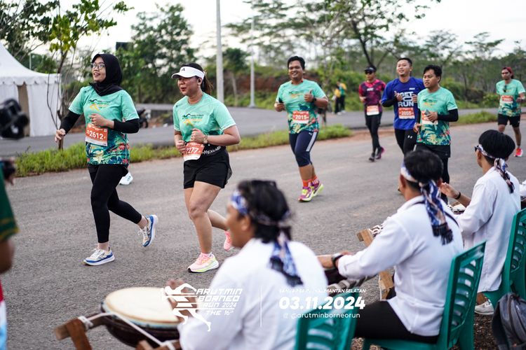 Race photo from Arutmin Borneo Run 2024
