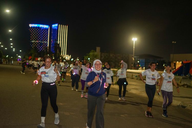 Race photo from PIK NITE RUN VIBES