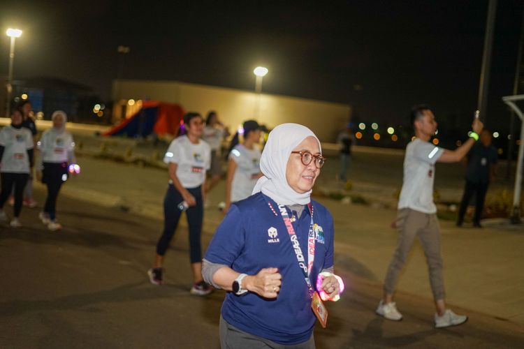 Race photo from PIK NITE RUN VIBES