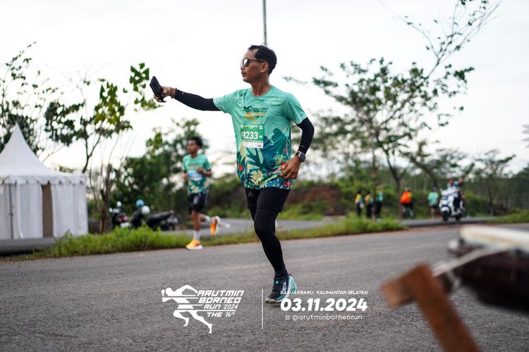 Race photo from Arutmin Borneo Run 2024
