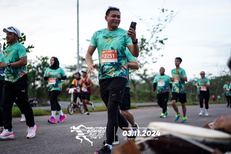 Race photo from Arutmin Borneo Run 2024