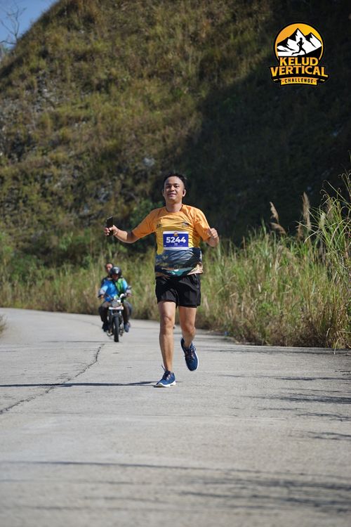 Race photo from Kelud Vertical Challenge 2024