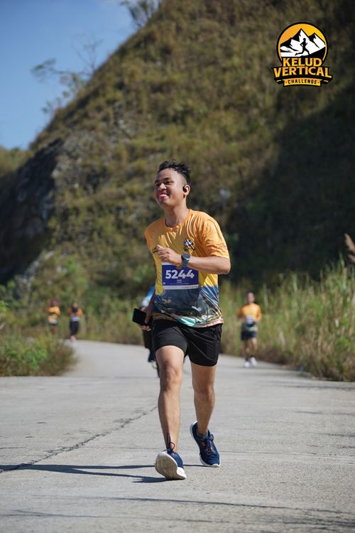 Race photo from Kelud Vertical Challenge 2024