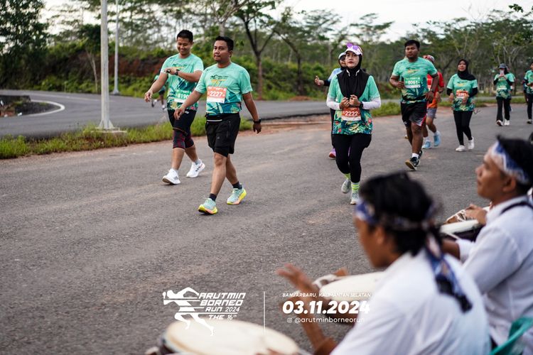 Race photo from Arutmin Borneo Run 2024