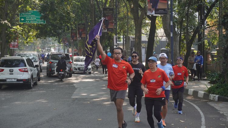 Race photo from Happy One Decade Unpad Runner