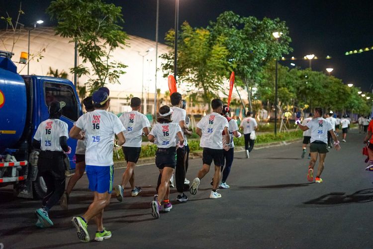Race photo from PIK NITE RUN VIBES