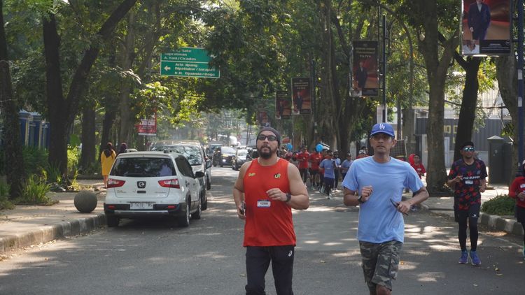 Race photo from Happy One Decade Unpad Runner