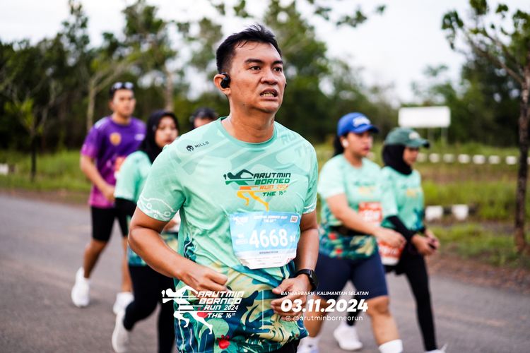 Race photo from Arutmin Borneo Run 2024