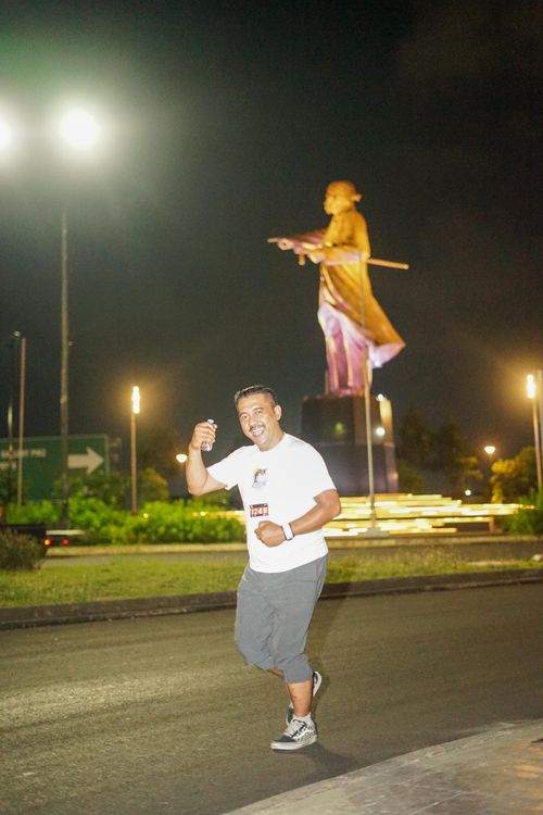 Race photo from PIK NITE RUN VIBES