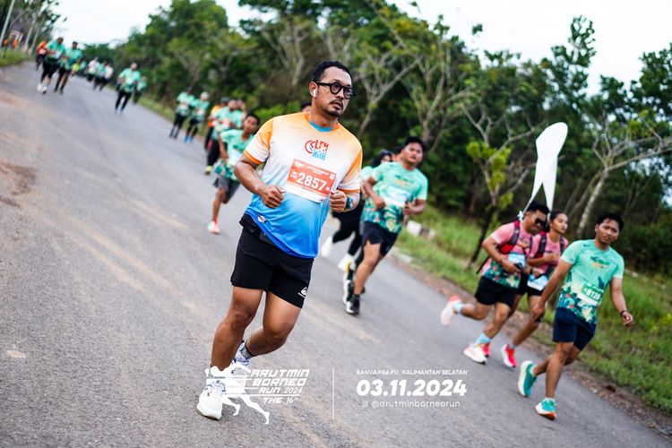 Race photo from Arutmin Borneo Run 2024