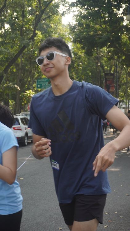 Race photo from Happy One Decade Unpad Runner