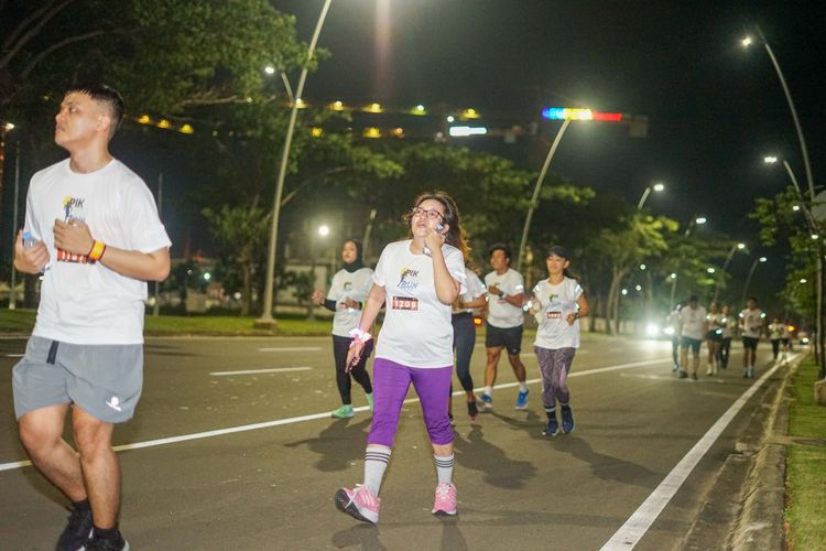 Race photo from PIK NITE RUN VIBES
