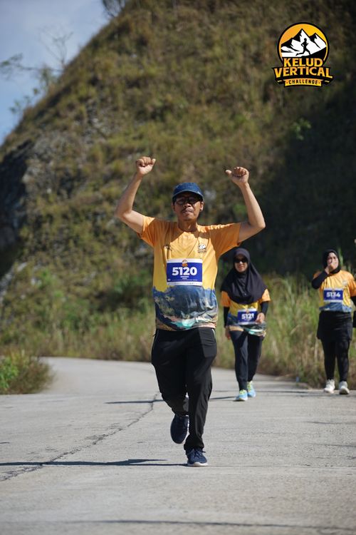 Race photo from Kelud Vertical Challenge 2024