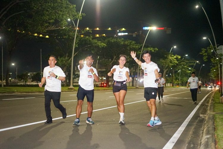 Race photo from PIK NITE RUN VIBES
