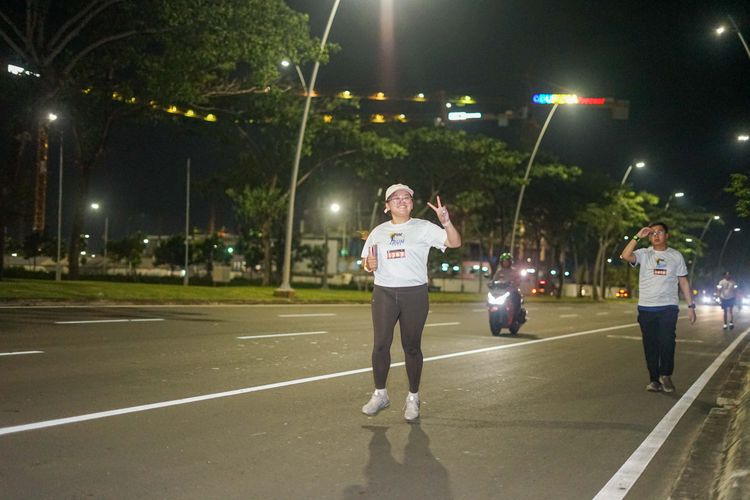 Race photo from PIK NITE RUN VIBES