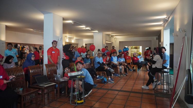 Race photo from Happy One Decade Unpad Runner